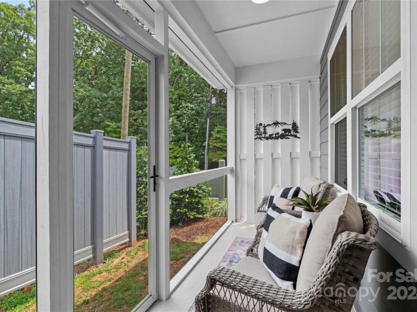 20 Heartleaf Circle, Arden, NC 28704.  MLS# CAR4205321, YatesRealty ID 1922. Similar Unit