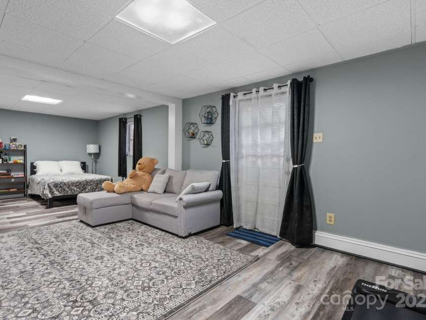 2761 Highland Avenue, Hickory, NC 28601.  MLS# CAR4287966, YatesRealty ID 1922. 