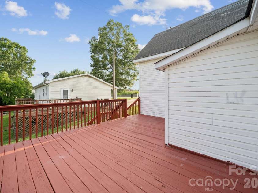 411 Central Avenue, Landis, NC 28088.  MLS# CAR4273594, YatesRealty ID 1922. Raised Deck