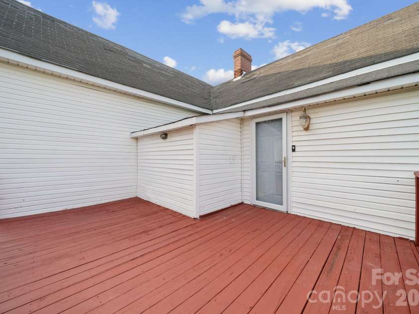 411 Central Avenue, Landis, NC 28088.  MLS# CAR4273594, YatesRealty ID 1922. Raised Deck