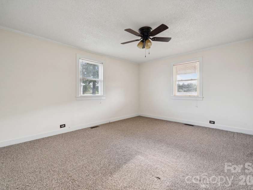 411 Central Avenue, Landis, NC 28088.  MLS# CAR4273594, YatesRealty ID 1922. Second Guest Bedroom