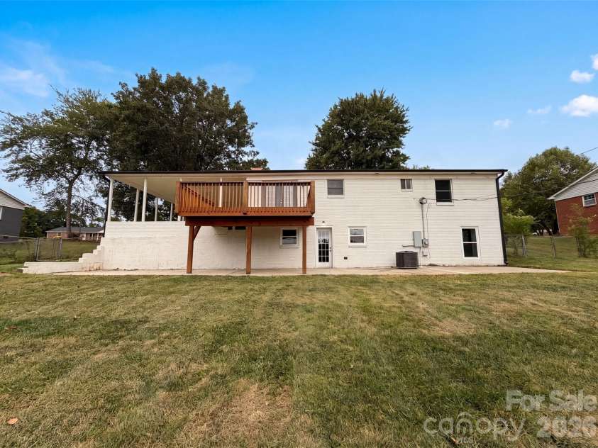 123 Rowe Street, Gastonia, NC 28056.  MLS# CAR4408478, YatesRealty ID 19220. 