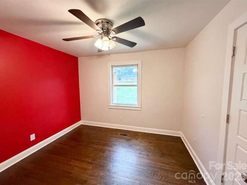 123 Rowe Street, Gastonia, NC 28056.  MLS# CAR4408478, YatesRealty ID 19220. 