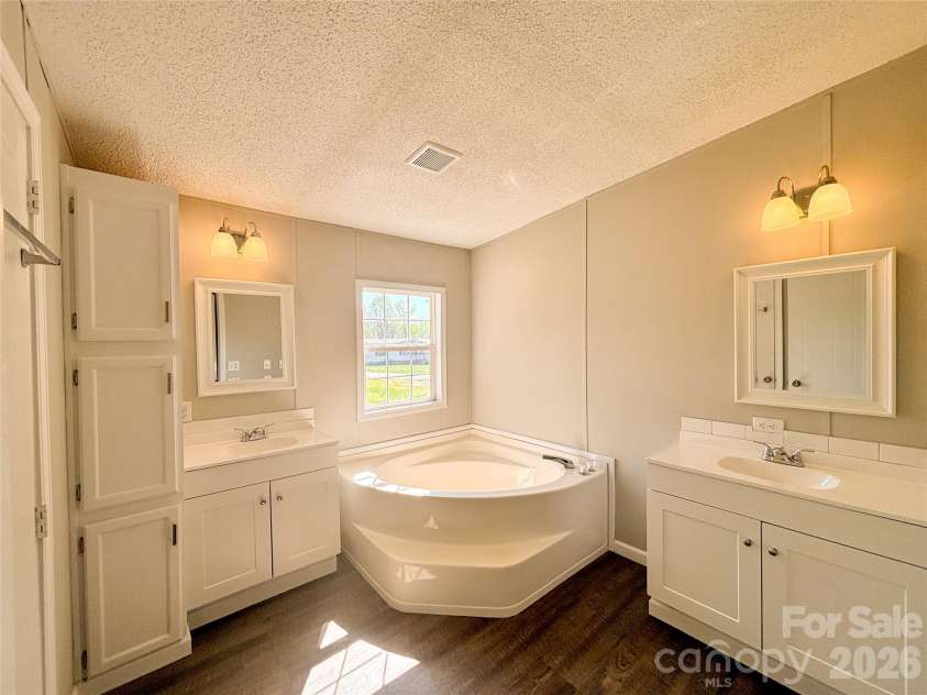 2911 Grace View Place, Granite Falls, NC 28630.  MLS# CAR4364796, YatesRealty ID 19221. 