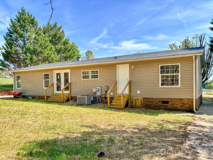 2911 Grace View Place, Granite Falls, NC 28630.  MLS# CAR4364796, YatesRealty ID 19221. 
