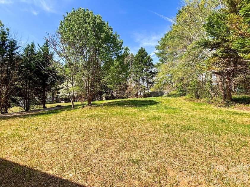 2911 Grace View Place, Granite Falls, NC 28630.  MLS# CAR4364796, YatesRealty ID 19221. 