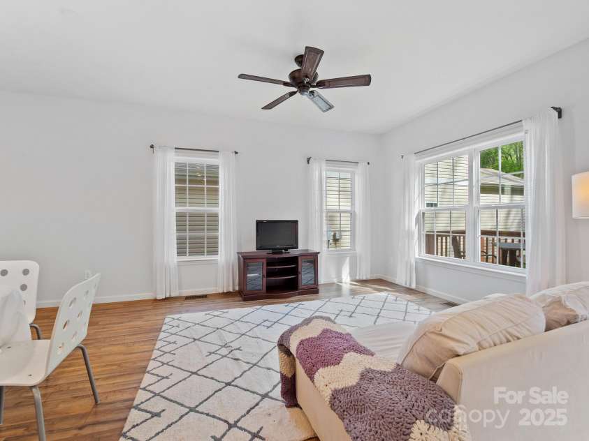 71 Kirby Road, Asheville, NC 28806.  MLS# CAR4255693, YatesRealty ID 19221. 