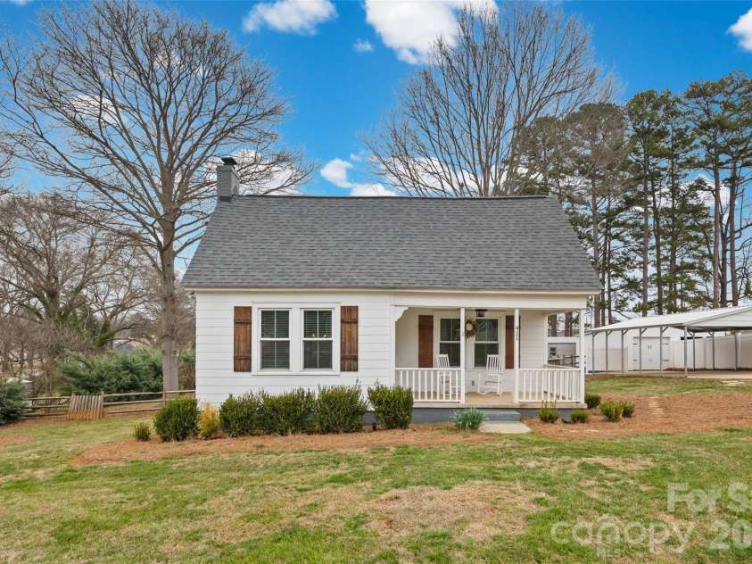 411 Williamson Street, Fort Mill, SC 29715.  MLS# CAR4360682, YatesRealty ID 19222. 