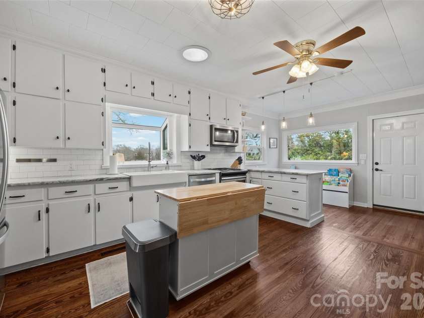 411 Williamson Street, Fort Mill, SC 29715.  MLS# CAR4360682, YatesRealty ID 19222. 