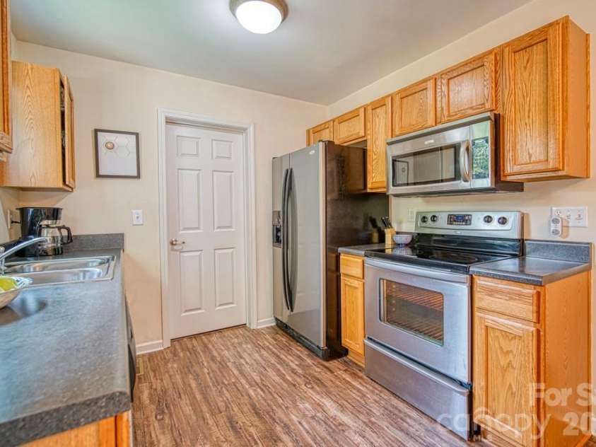 136 Newberry Drive, Fletcher, NC 28732.  MLS# CAR4375233, YatesRealty ID 19223. 