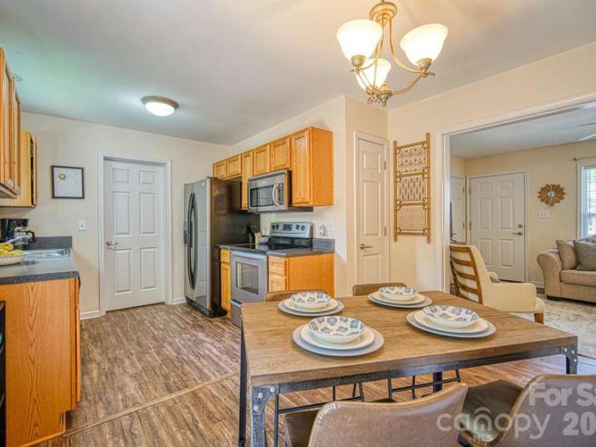 136 Newberry Drive, Fletcher, NC 28732.  MLS# CAR4375233, YatesRealty ID 19223. 