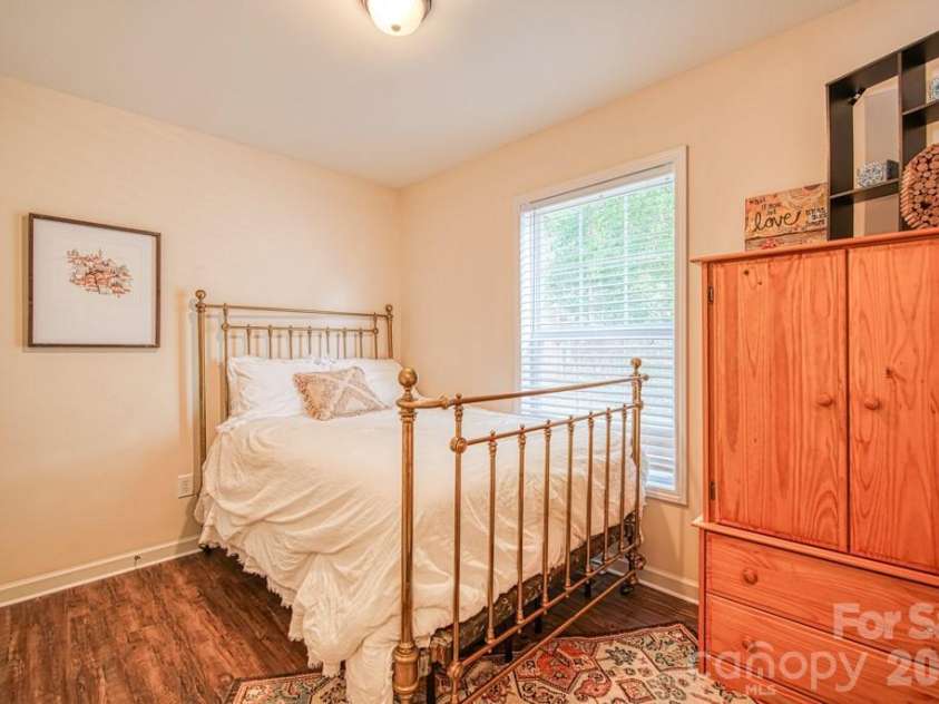 136 Newberry Drive, Fletcher, NC 28732.  MLS# CAR4375233, YatesRealty ID 19223. 