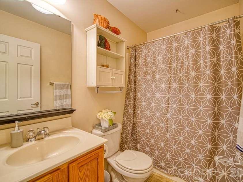 136 Newberry Drive, Fletcher, NC 28732.  MLS# CAR4375233, YatesRealty ID 19223. 