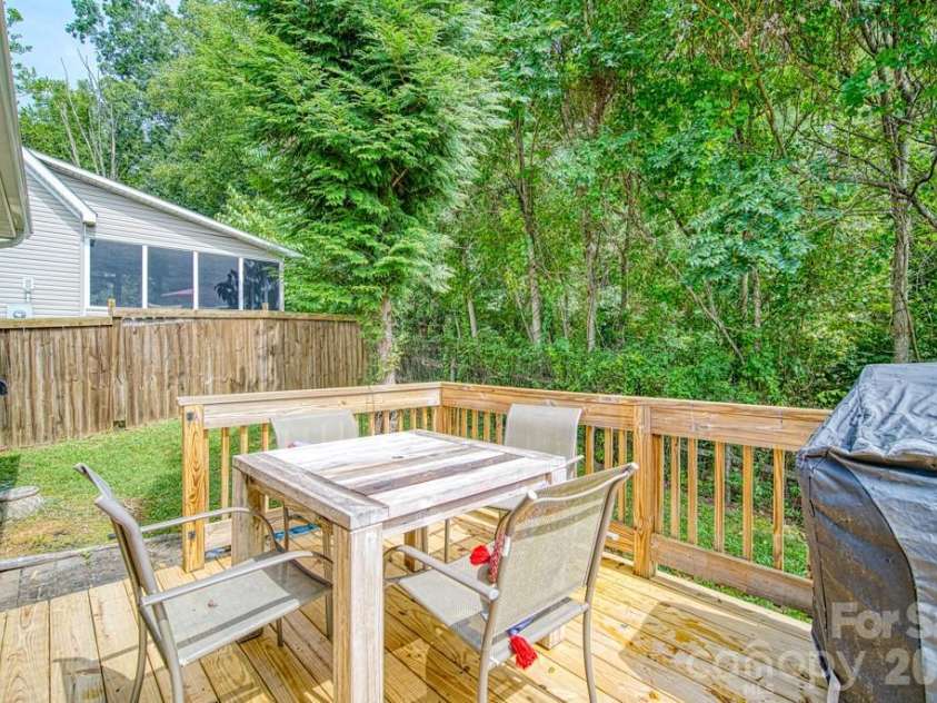 136 Newberry Drive, Fletcher, NC 28732.  MLS# CAR4375233, YatesRealty ID 19223. 