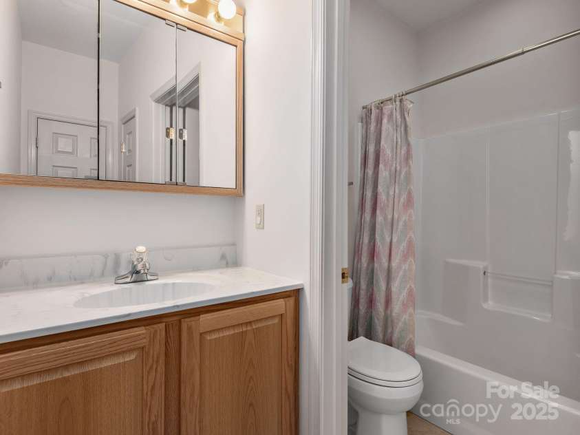 44 Sunnyview Terrace, Asheville, NC 28806.  MLS# CAR4252783, YatesRealty ID 19223. 