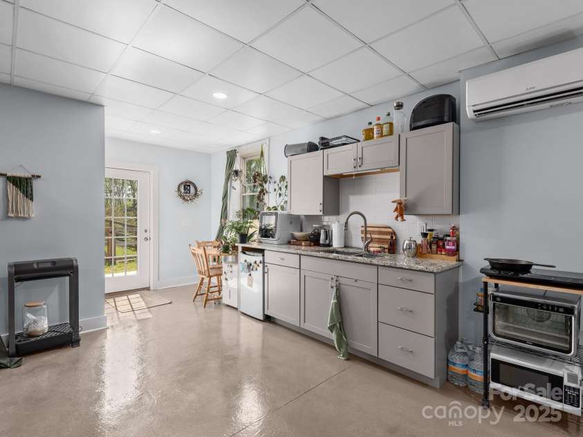 44 Sunnyview Terrace, Asheville, NC 28806.  MLS# CAR4252783, YatesRealty ID 19223. 