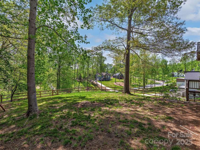 44 Sunnyview Terrace, Asheville, NC 28806.  MLS# CAR4252783, YatesRealty ID 19223. 