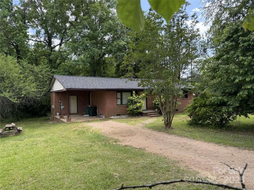 13134 Homewood Drive, Charlotte, NC 28262.  MLS# CAR4255876, YatesRealty ID 19224. 