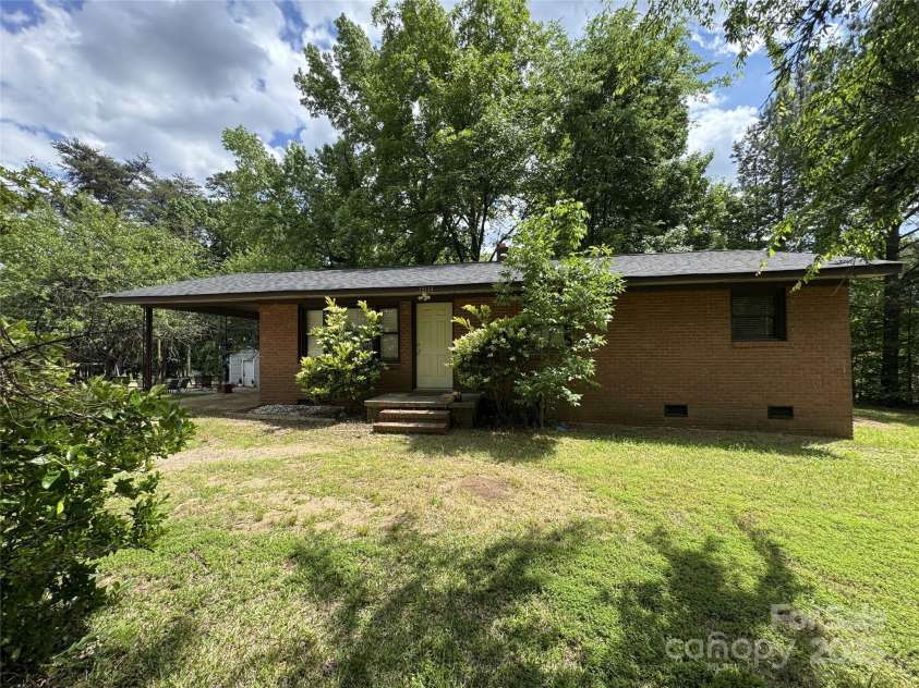 13134 Homewood Drive, Charlotte, NC 28262.  MLS# CAR4255876, YatesRealty ID 19224. 