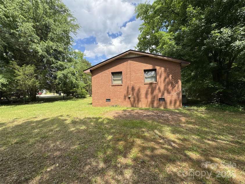 13134 Homewood Drive, Charlotte, NC 28262.  MLS# CAR4255876, YatesRealty ID 19224. 