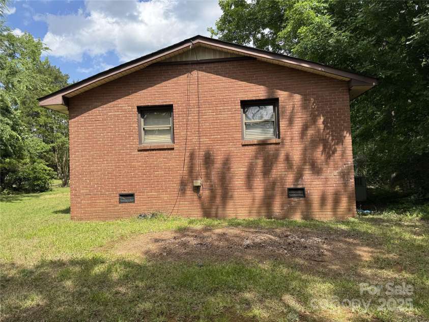 13134 Homewood Drive, Charlotte, NC 28262.  MLS# CAR4255876, YatesRealty ID 19224. 