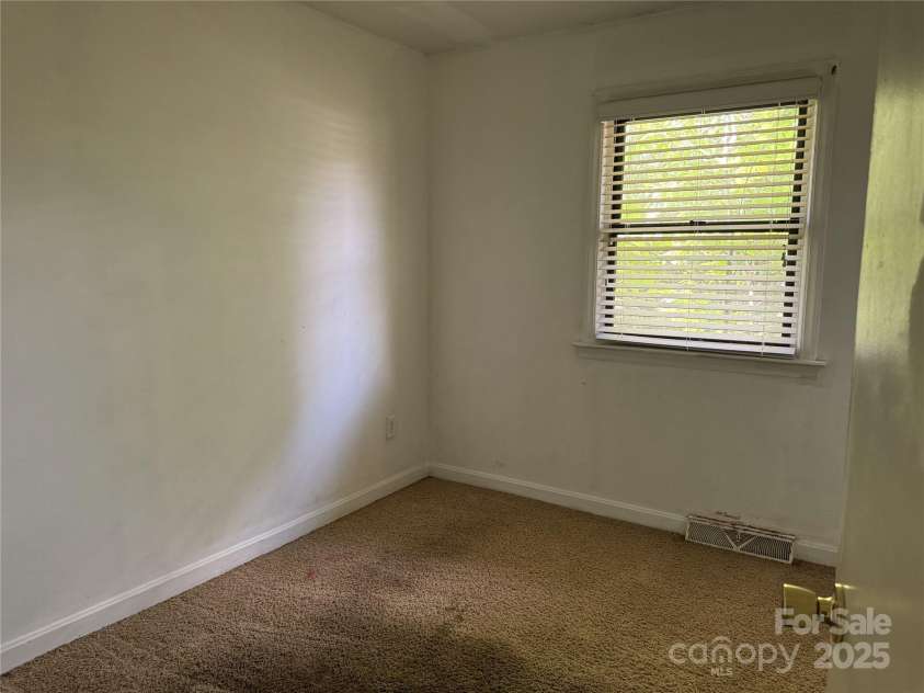 13134 Homewood Drive, Charlotte, NC 28262.  MLS# CAR4255876, YatesRealty ID 19224. 