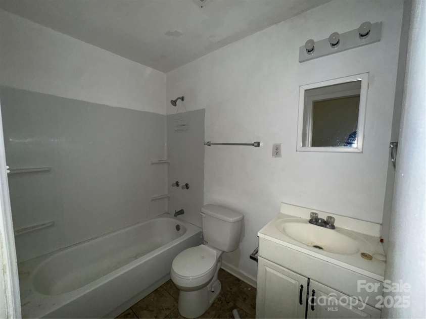 13134 Homewood Drive, Charlotte, NC 28262.  MLS# CAR4255876, YatesRealty ID 19224. 