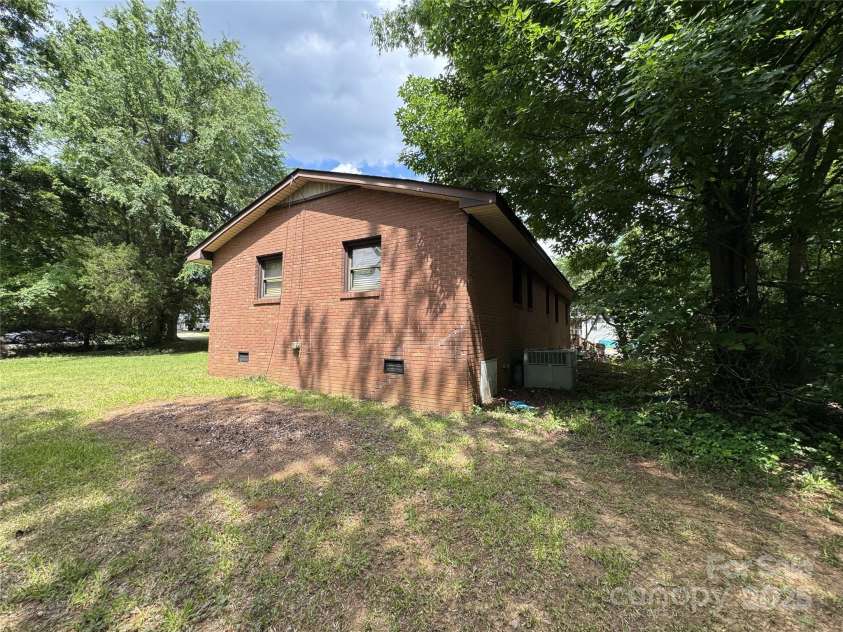 13134 Homewood Drive, Charlotte, NC 28262.  MLS# CAR4255876, YatesRealty ID 19224. 