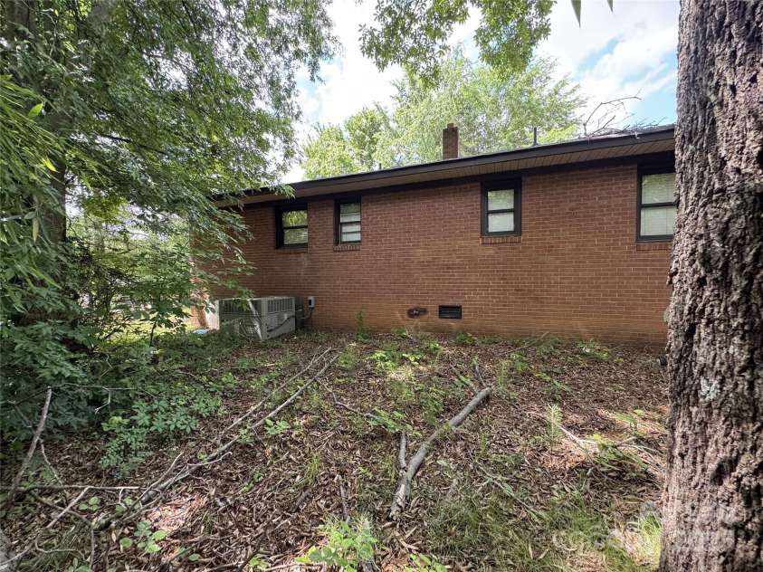 13134 Homewood Drive, Charlotte, NC 28262.  MLS# CAR4255876, YatesRealty ID 19224. 