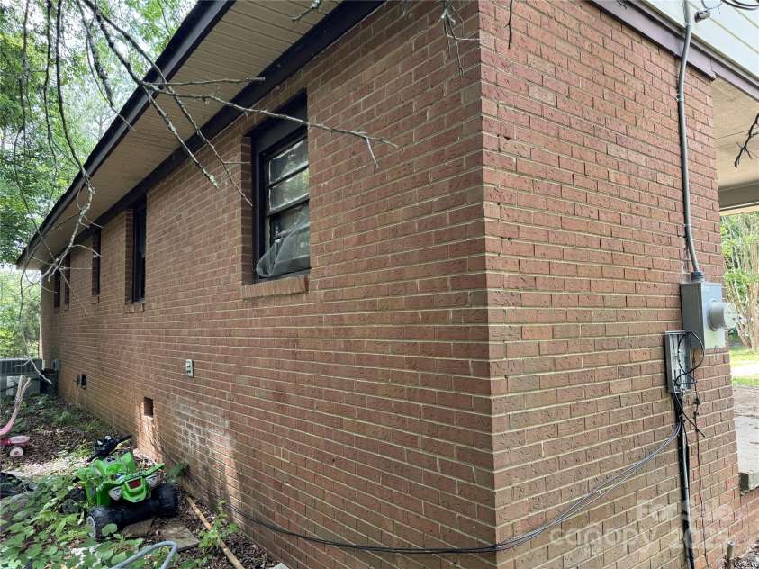 13134 Homewood Drive, Charlotte, NC 28262.  MLS# CAR4255876, YatesRealty ID 19224. 