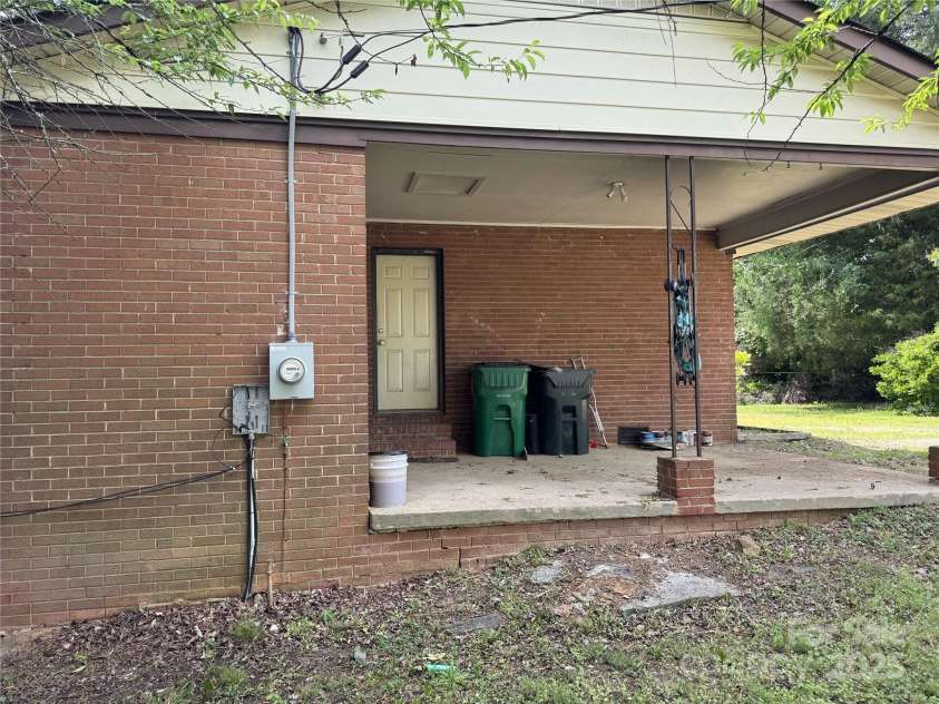 13134 Homewood Drive, Charlotte, NC 28262.  MLS# CAR4255876, YatesRealty ID 19224. 
