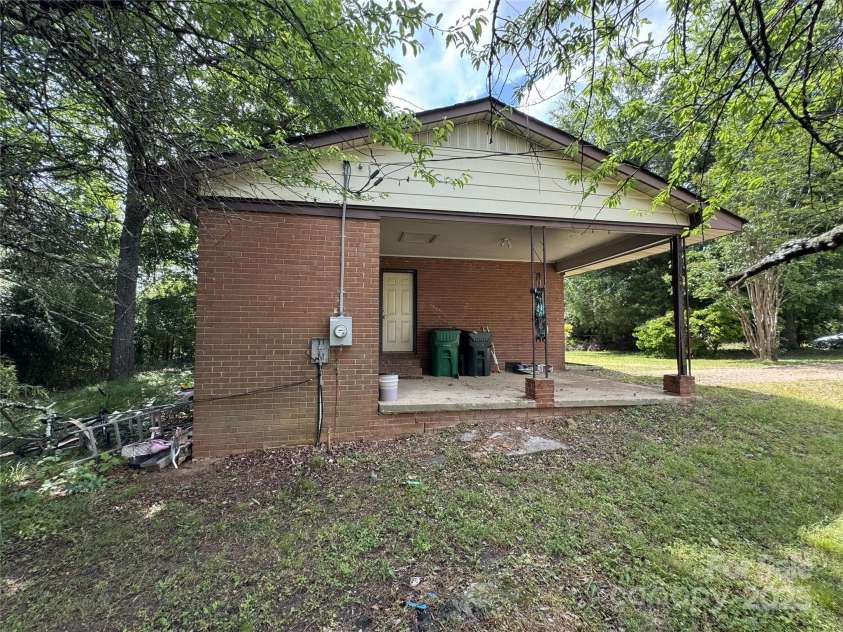 13134 Homewood Drive, Charlotte, NC 28262.  MLS# CAR4255876, YatesRealty ID 19224. 