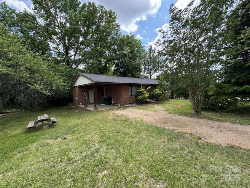 13134 Homewood Drive, Charlotte, NC 28262.  MLS# CAR4255876, YatesRealty ID 19224. 