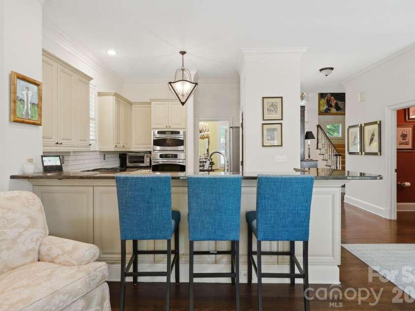 2618 Sheffield Crescent Court, Charlotte, NC 28226.  MLS# CAR4377497, YatesRealty ID 19224. Kitchen