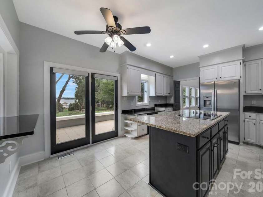120 Royal Pointe Way, Mooresville, NC 28117.  MLS# CAR4391767, YatesRealty ID 19225. 
