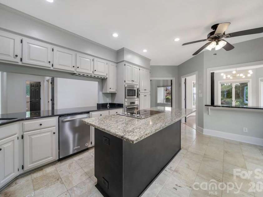 120 Royal Pointe Way, Mooresville, NC 28117.  MLS# CAR4391767, YatesRealty ID 19225. 