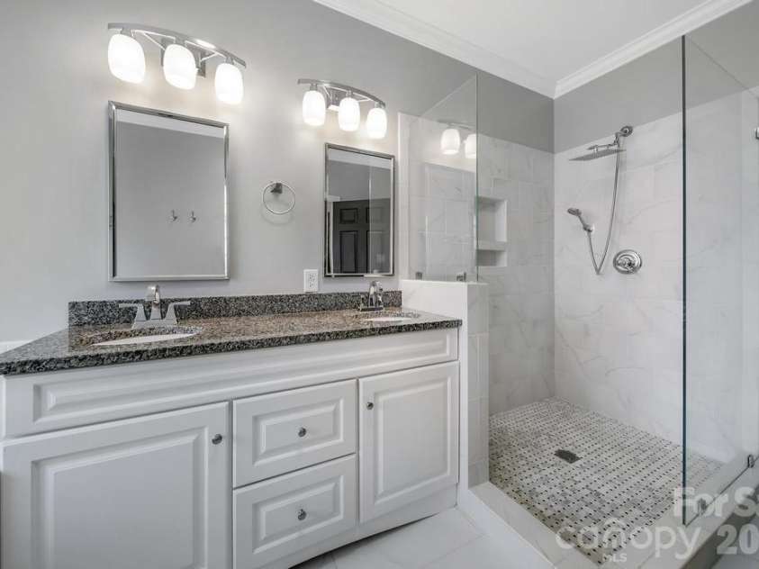 120 Royal Pointe Way, Mooresville, NC 28117.  MLS# CAR4391767, YatesRealty ID 19225. 