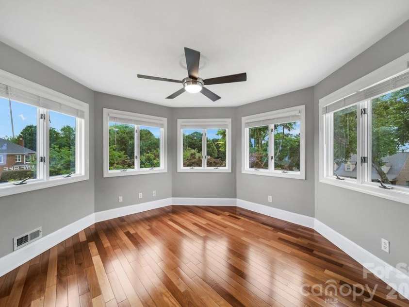 120 Royal Pointe Way, Mooresville, NC 28117.  MLS# CAR4391767, YatesRealty ID 19225. 