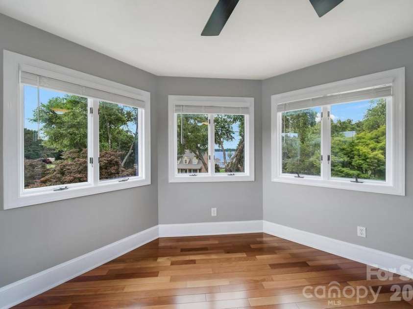 120 Royal Pointe Way, Mooresville, NC 28117.  MLS# CAR4391767, YatesRealty ID 19225. 