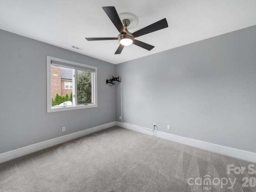 120 Royal Pointe Way, Mooresville, NC 28117.  MLS# CAR4391767, YatesRealty ID 19225. 