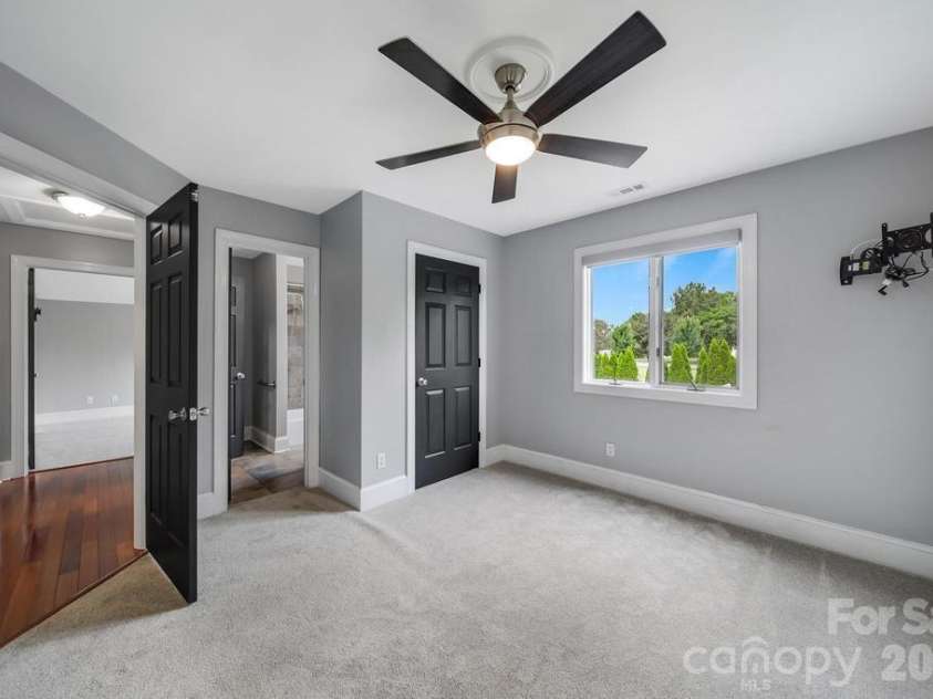 120 Royal Pointe Way, Mooresville, NC 28117.  MLS# CAR4391767, YatesRealty ID 19225. 