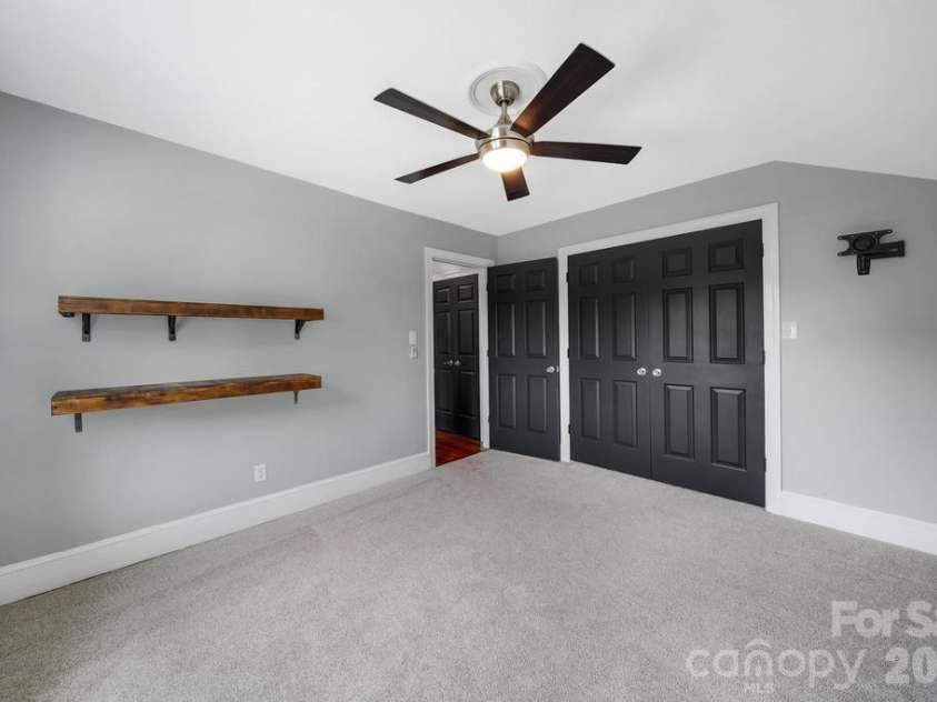120 Royal Pointe Way, Mooresville, NC 28117.  MLS# CAR4391767, YatesRealty ID 19225. 