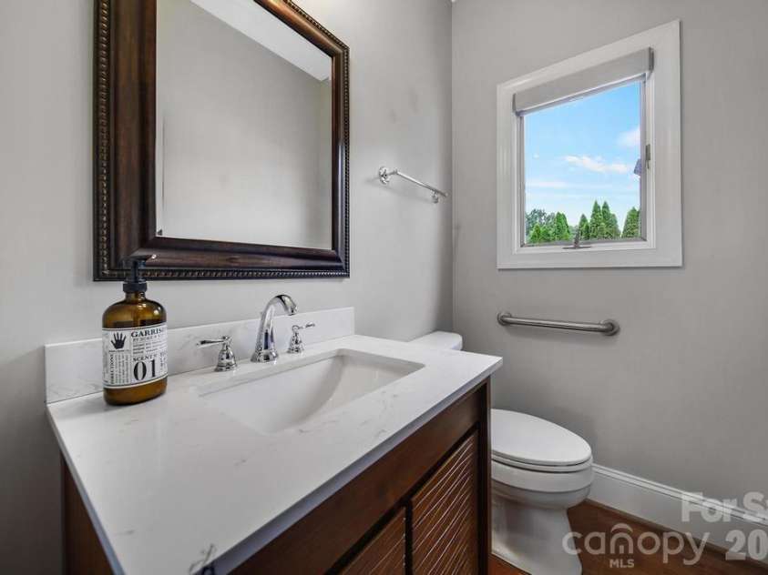 120 Royal Pointe Way, Mooresville, NC 28117.  MLS# CAR4391767, YatesRealty ID 19225. 