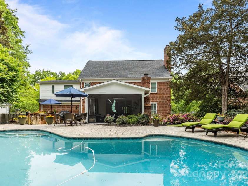 6916 Cameron Glen Drive, Charlotte, NC 28210.  MLS# CAR4267491, YatesRealty ID 19225. 