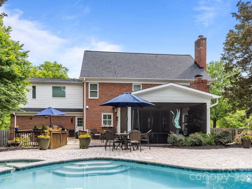 6916 Cameron Glen Drive, Charlotte, NC 28210.  MLS# CAR4267491, YatesRealty ID 19225. 