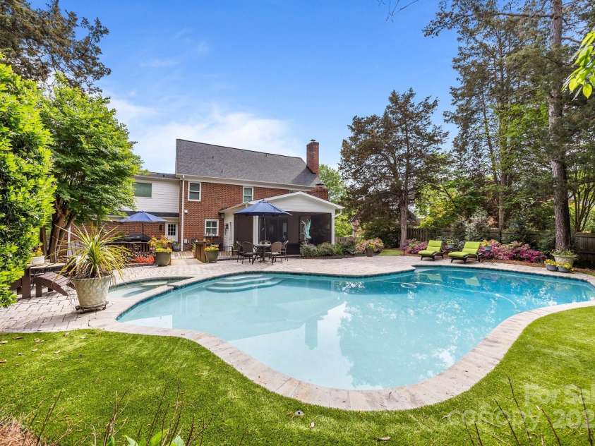 6916 Cameron Glen Drive, Charlotte, NC 28210.  MLS# CAR4267491, YatesRealty ID 19225. 