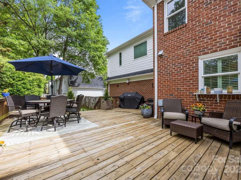 6916 Cameron Glen Drive, Charlotte, NC 28210.  MLS# CAR4267491, YatesRealty ID 19225. 