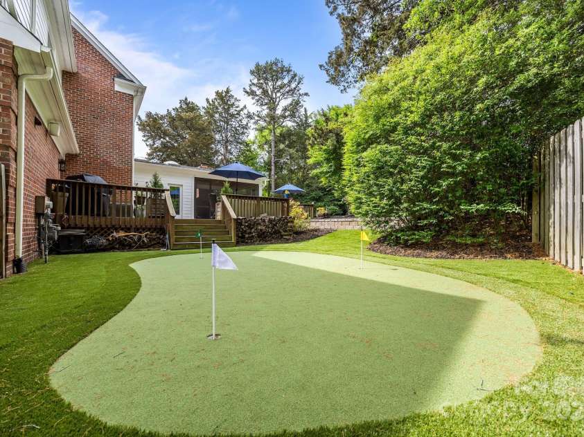 6916 Cameron Glen Drive, Charlotte, NC 28210.  MLS# CAR4267491, YatesRealty ID 19225. 