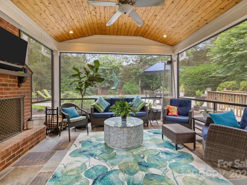 6916 Cameron Glen Drive, Charlotte, NC 28210.  MLS# CAR4267491, YatesRealty ID 19225. 