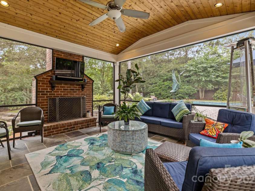 6916 Cameron Glen Drive, Charlotte, NC 28210.  MLS# CAR4267491, YatesRealty ID 19225. 